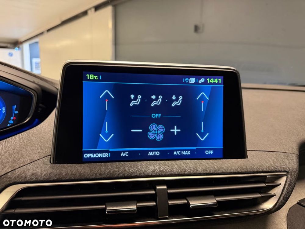 Peugeot 3008 1.6 PureTech Hybrid4 PHEV Allure S&S EAT8 - 14