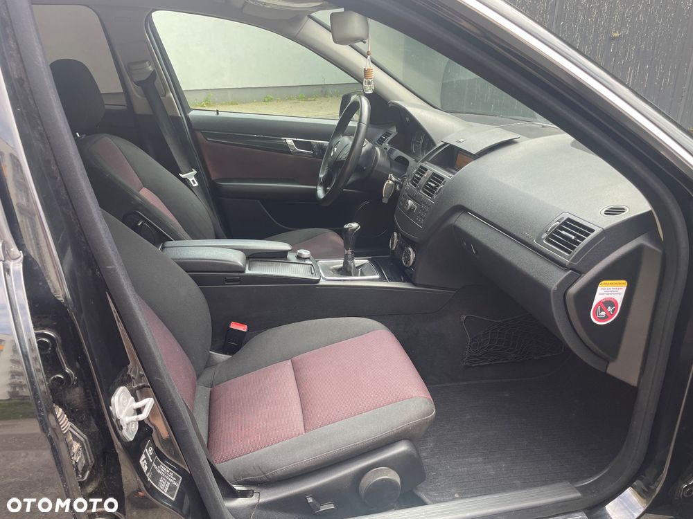 Mercedes-Benz Klasa C 200 CDI BlueEff Avantgarde - 21