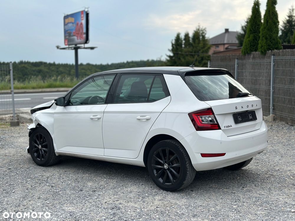 Skoda Fabia 1.0 Style Color - 9