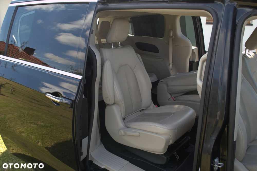Chrysler Pacifica - 15