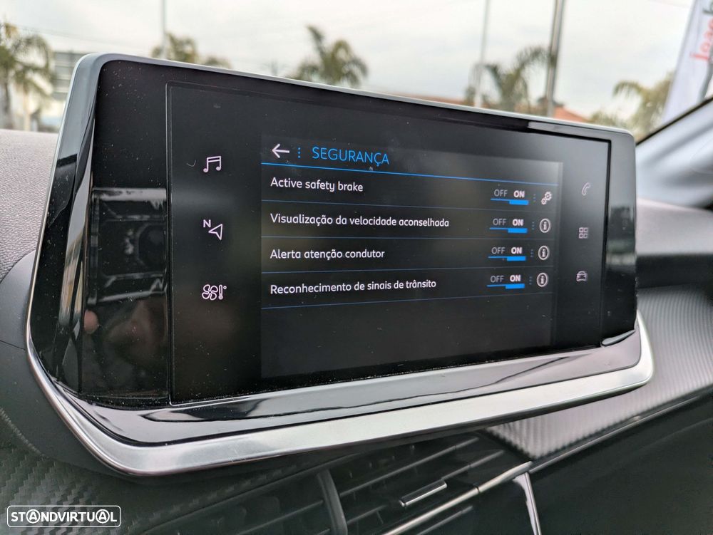 Peugeot 208 1.2 PureTech Active Pack - 17