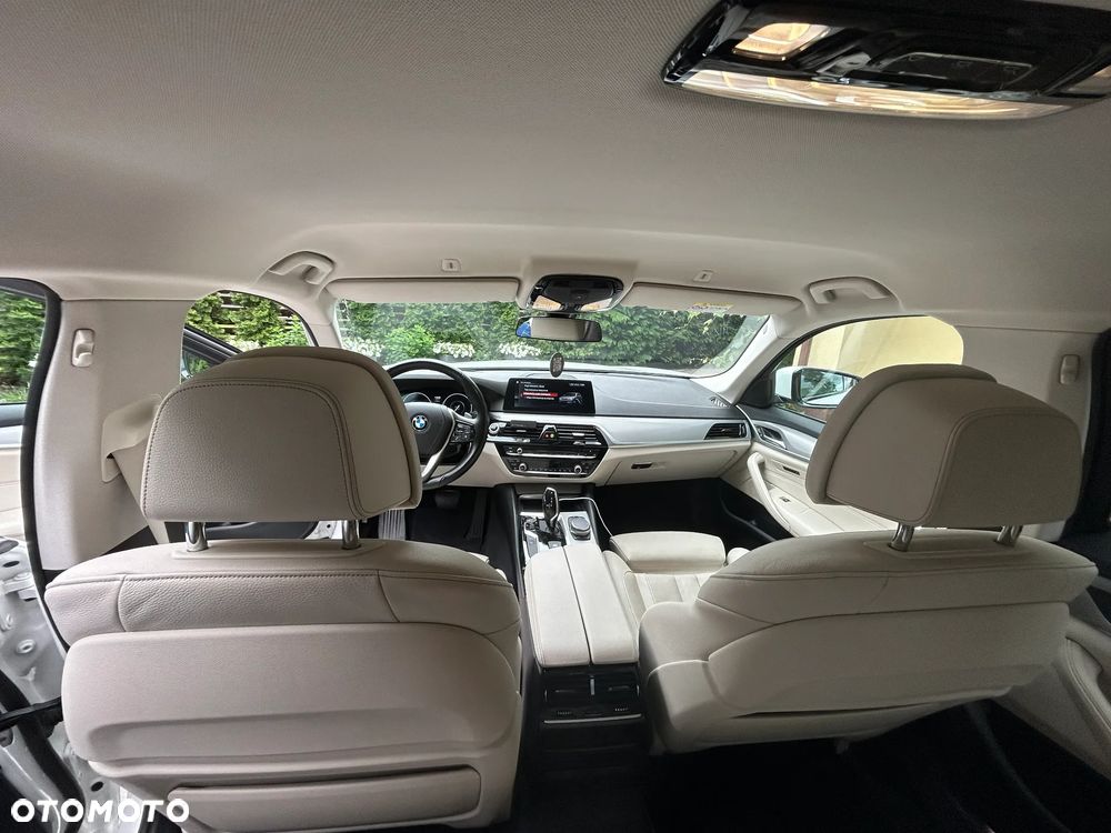 BMW Seria 5 530e iPerformance - 13