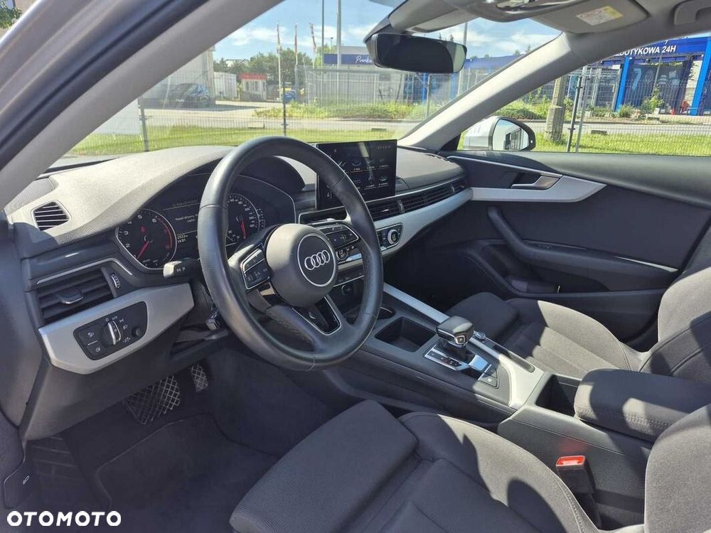 Audi A4 Limousine - 12