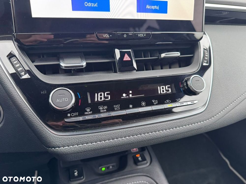 Toyota Corolla - 22