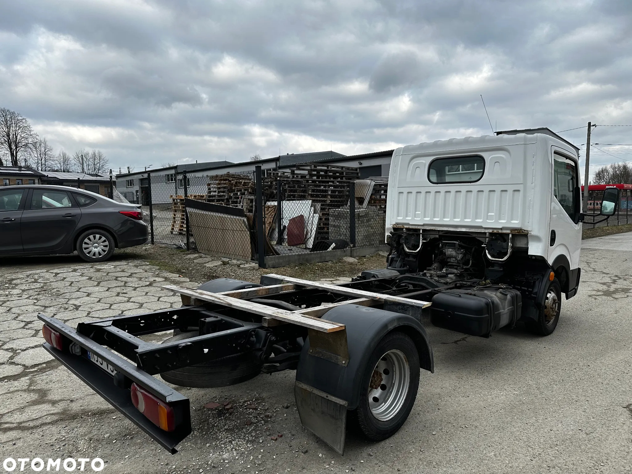 Nissan Cabstar - 4