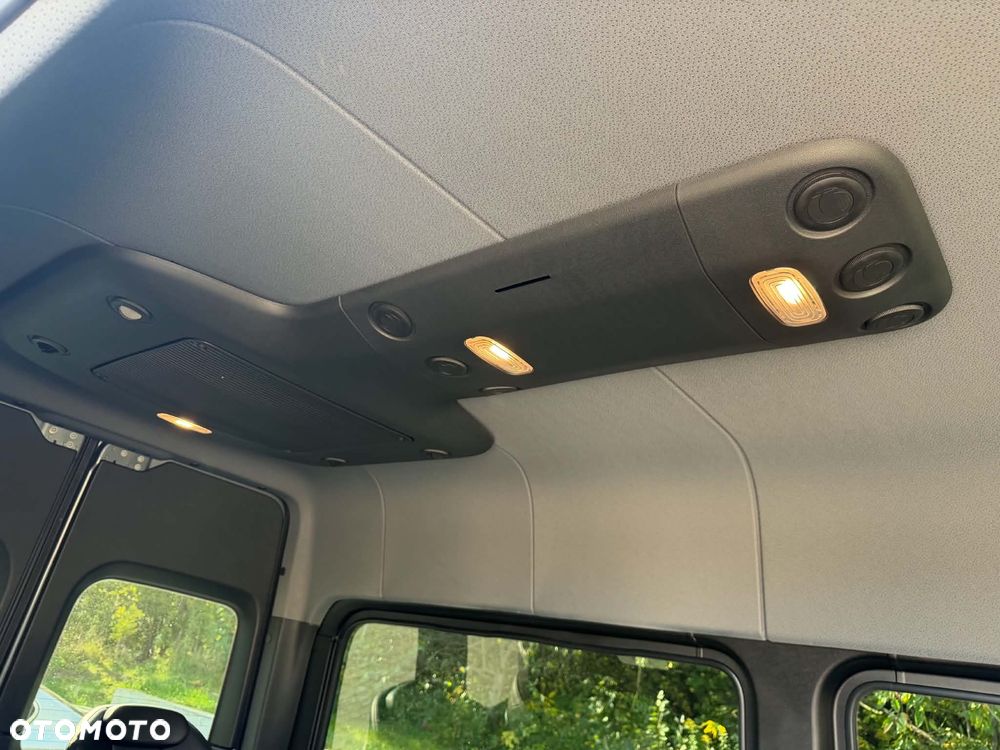 Mercedes-Benz Sprinter - 21