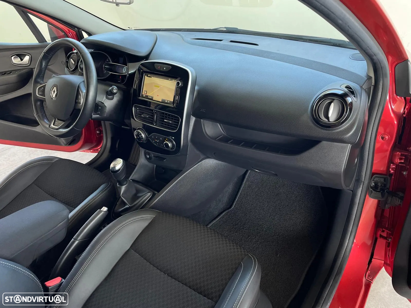 Renault Clio 0.9 TCe Limited - 28