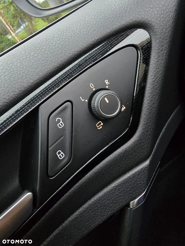 Volkswagen Golf Variant 2.0 TDI SCR Highline - 40