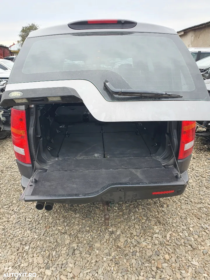 Hayon haion capota portbagaj superior cu luneta maner hayon inferior alternator nuca schimbator interior spira volan cortina airbag debitmetru aer tulumba frana mana Land Rover Discovery 3 motor 2.7 dtv6 an 2007 tip motor 276dt dezmembrez dezmembrari - 2