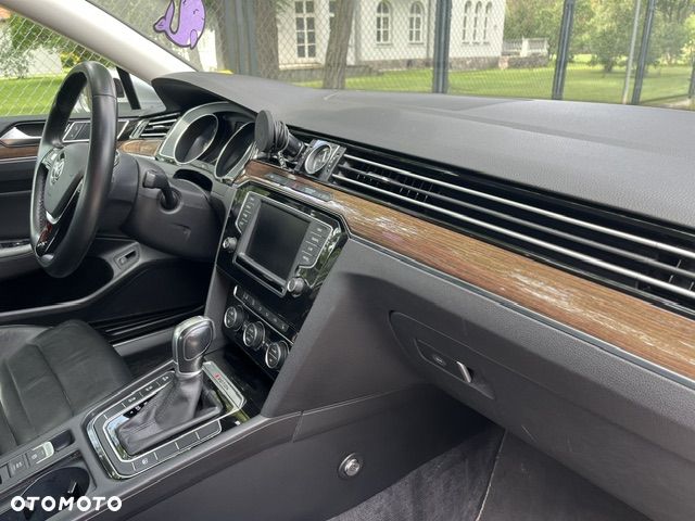Volkswagen Passat 2.0 TDI BMT 4Mot Highline DSG - 16