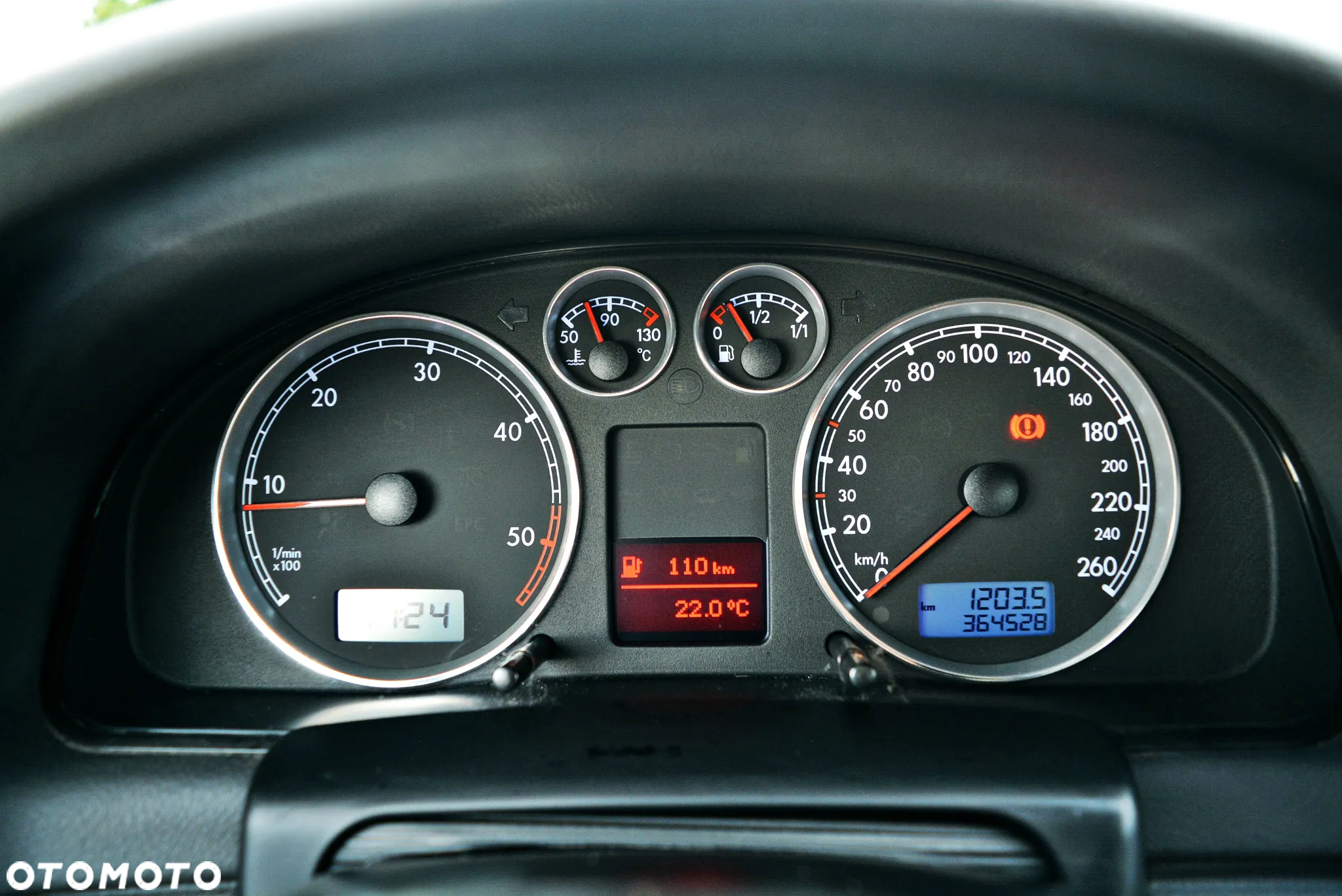 Volkswagen Passat 1.9 TDI Highline - 24