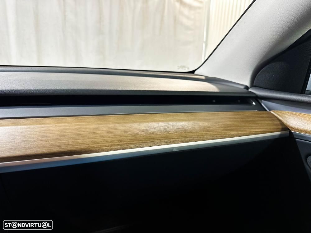 Tesla Model Y Long Range Dual Motor AWD - 35