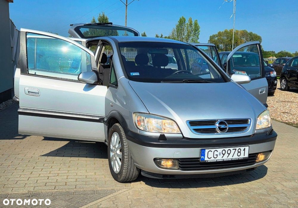 Opel Zafira - 25