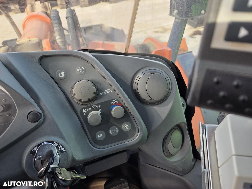 Hitachi Cupa 5mc, 28tone, ANVELOPE NOI, VIRARE prin JOYSTICk, Gresare automata, Inaltiime basculare cupa 4,3m, Lama noua la cupa, produs in JAPONIA, camera luat vederi spate, posibilitate leasing, motor 282 CP, STARE BUNA, PROMOTIE 86.900 EUR+tva - 6