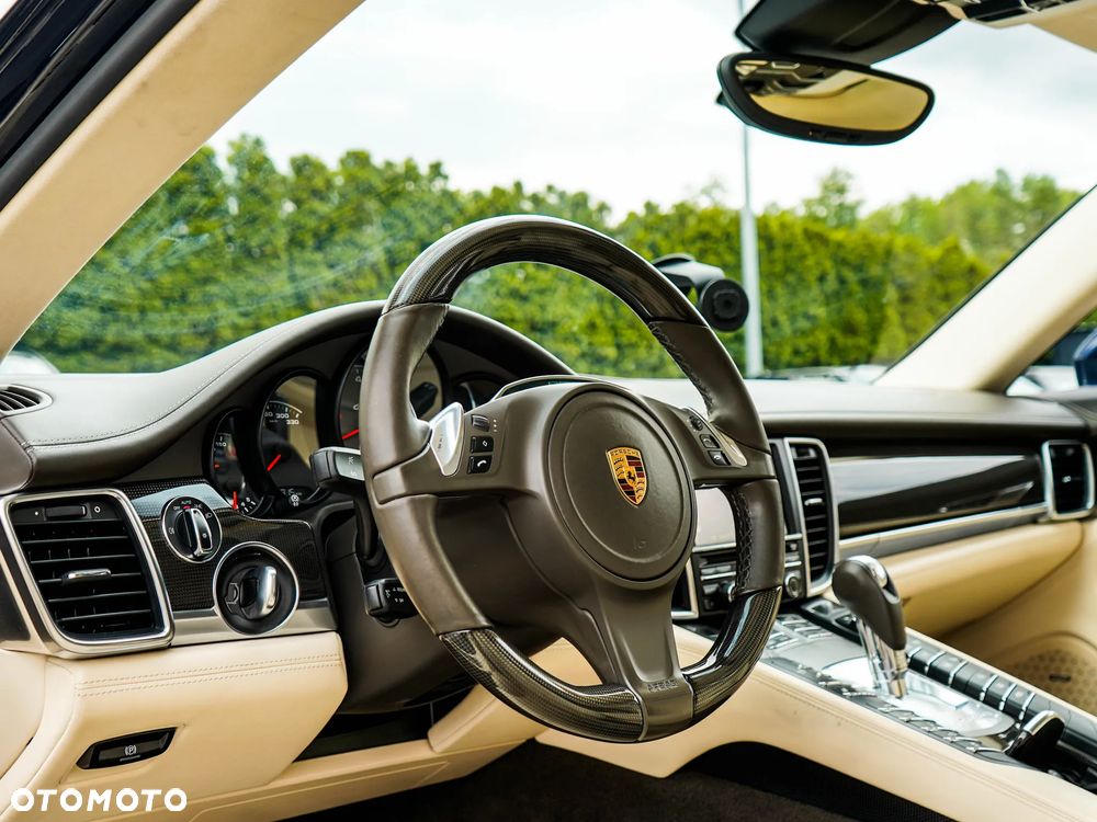 Porsche Panamera - 12