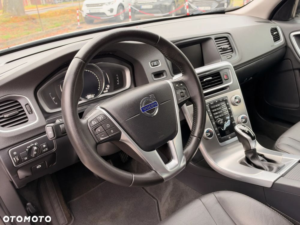 Volvo V60 Cross Country D3 Drive-E Summum - 27