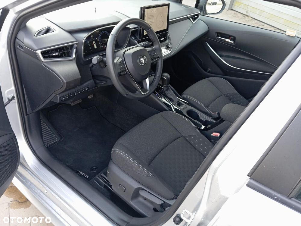 Toyota Corolla 2.0 Hybrid Comfort - 12