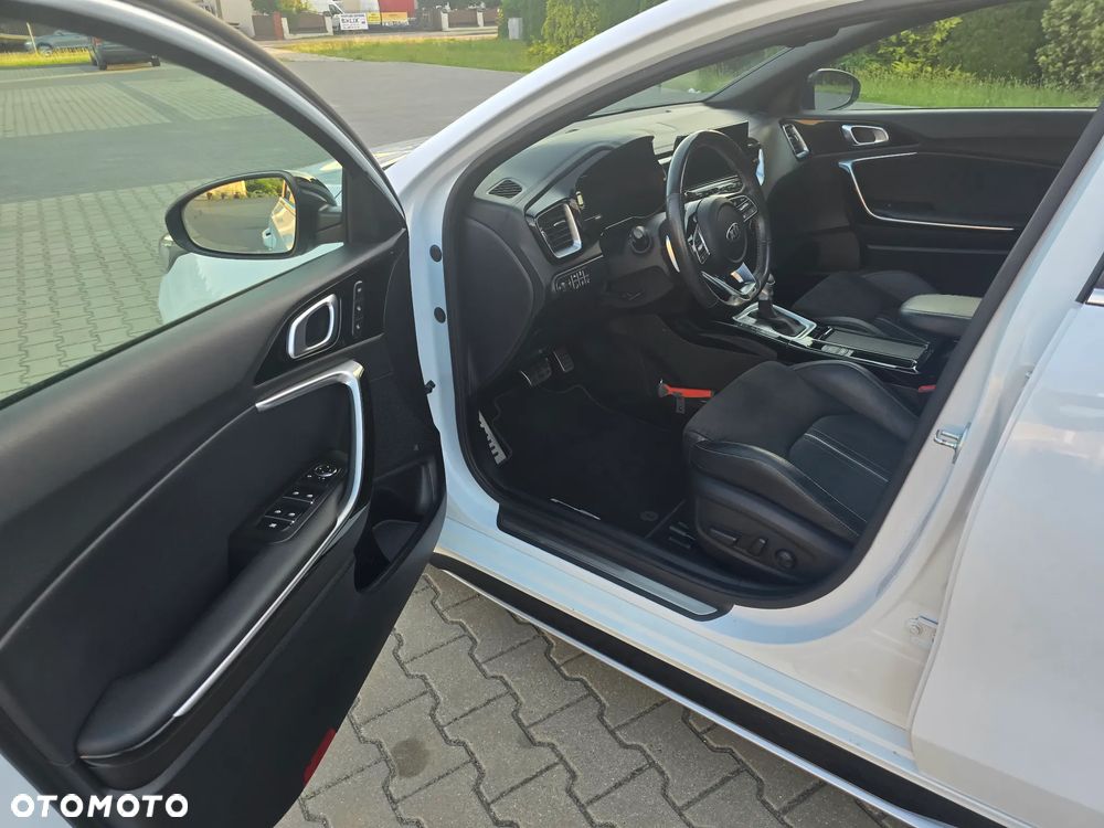 Kia ProCeed 1.5 T-GDI DCT7 OPF GT LINE - 31