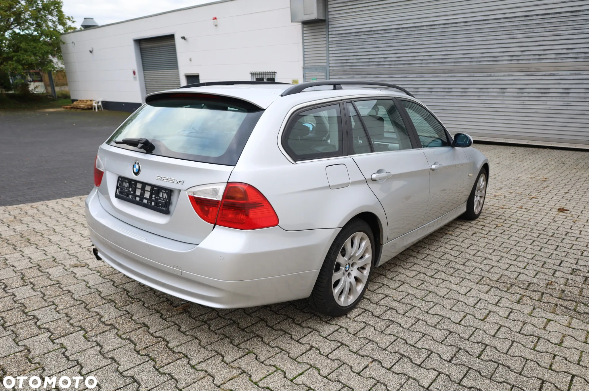 BMW Seria 3 325xi Touring - 3