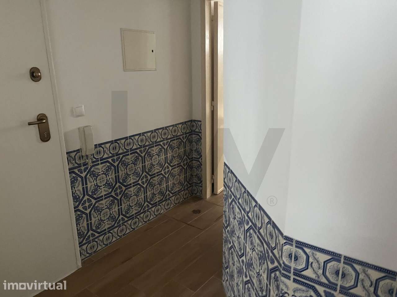 Apartamento T1 com logradouro em Algés | Mobilado e equipado para arre - Grande imagem: 3/12