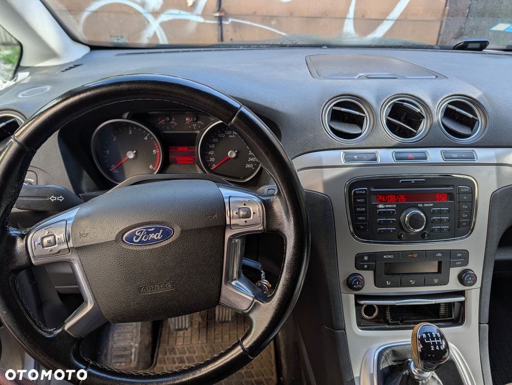 Ford Galaxy - 4