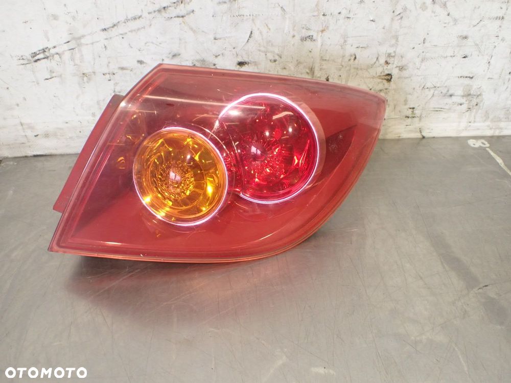 LAMPA PRAWA TYLNA MAZDA 3 1.6 - 1