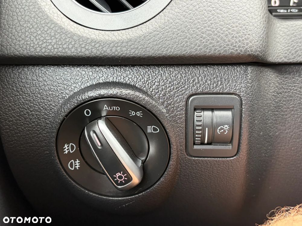 Volkswagen Tiguan 2.0 TDI DPF 4Motion BlueMotion Technology Sport & Style - 27