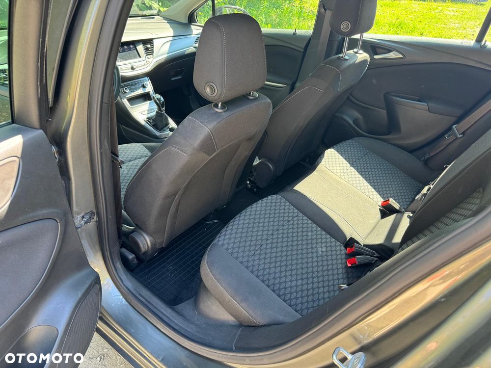 Opel Astra 1.2 T Edition S&S - 9