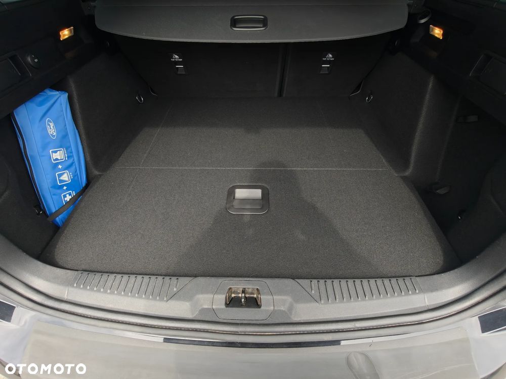 Ford Focus 1.5 EcoBlue Start-Stopp-System ST-LINE DESIGN - 34