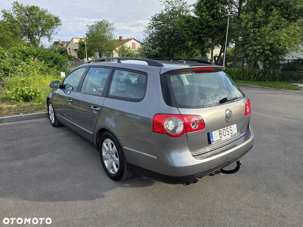 Volkswagen Passat - 4