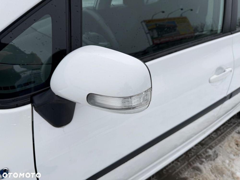 Toyota Auris 1.8 HSD Luna - 10