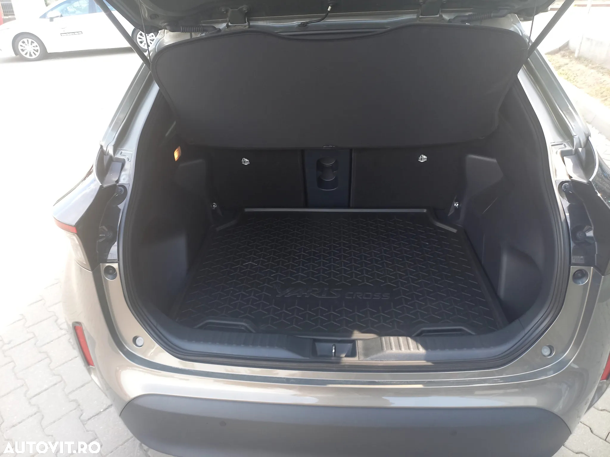 Toyota Yaris Cross 1.5 VVT-i HSD 4x2 Dynamic - 14