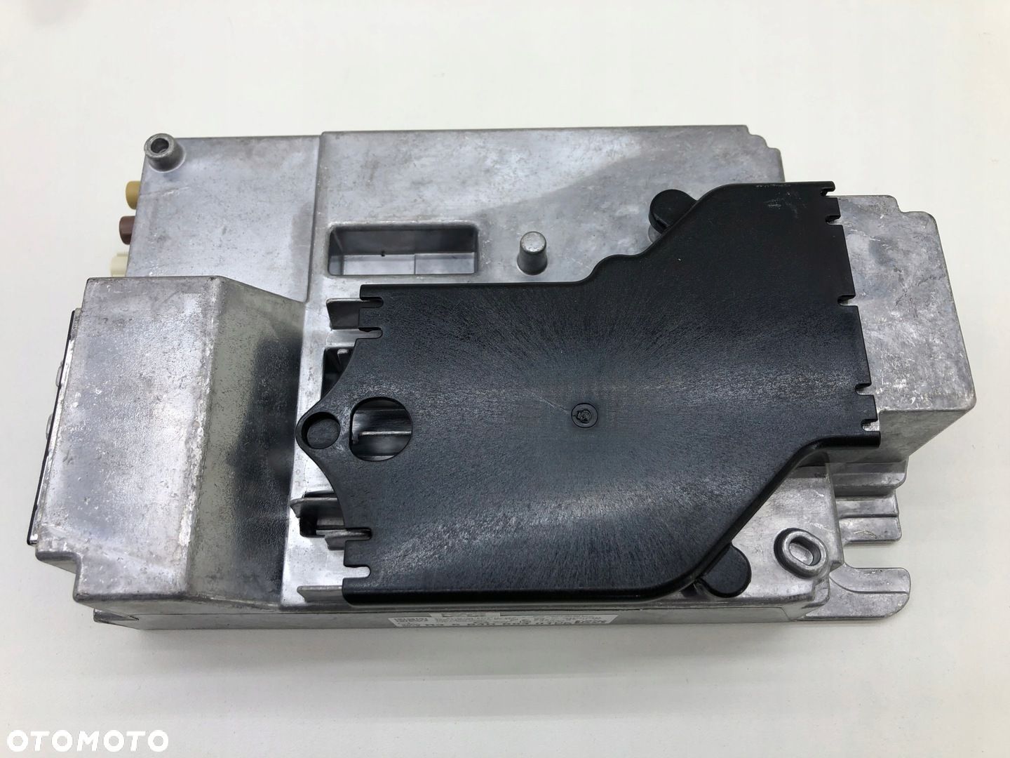 BMW X1 U11 WZMACNIACZ RADIA 5B4DB64 - 1