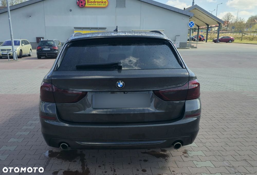 BMW Seria 5 530d xDrive Luxury Line sport - 3