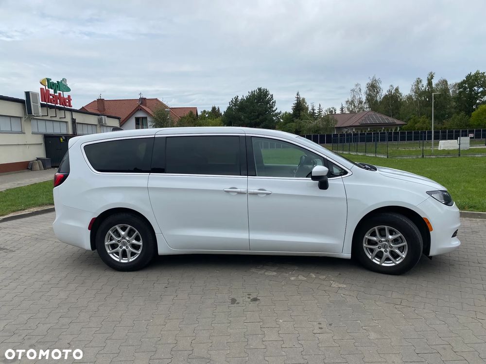 Chrysler Pacifica - 5