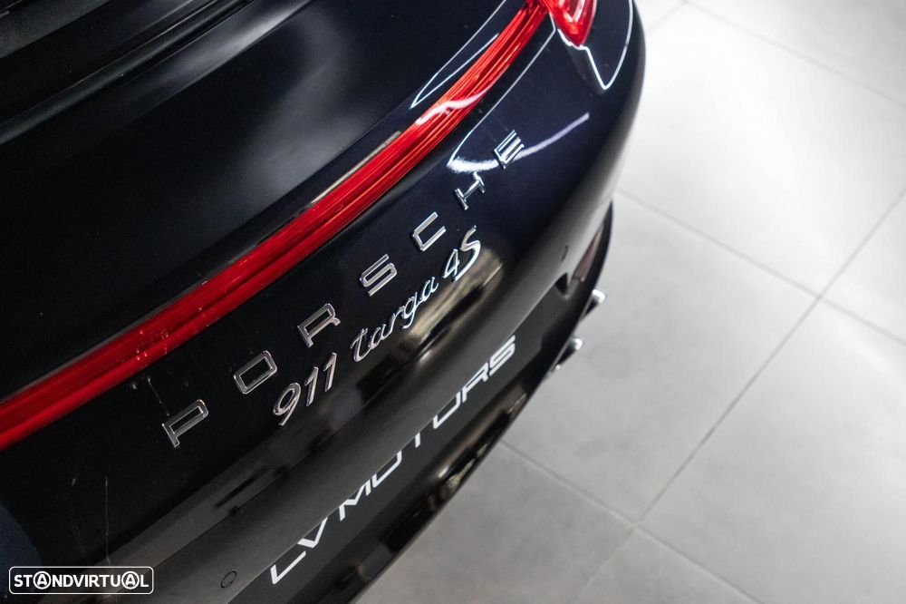 Porsche 911 Série F - 23