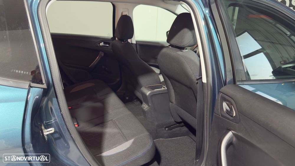 Peugeot 2008 1.6 BlueHDi Style - 14