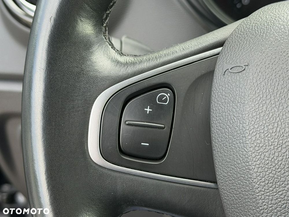 Renault Captur - 23