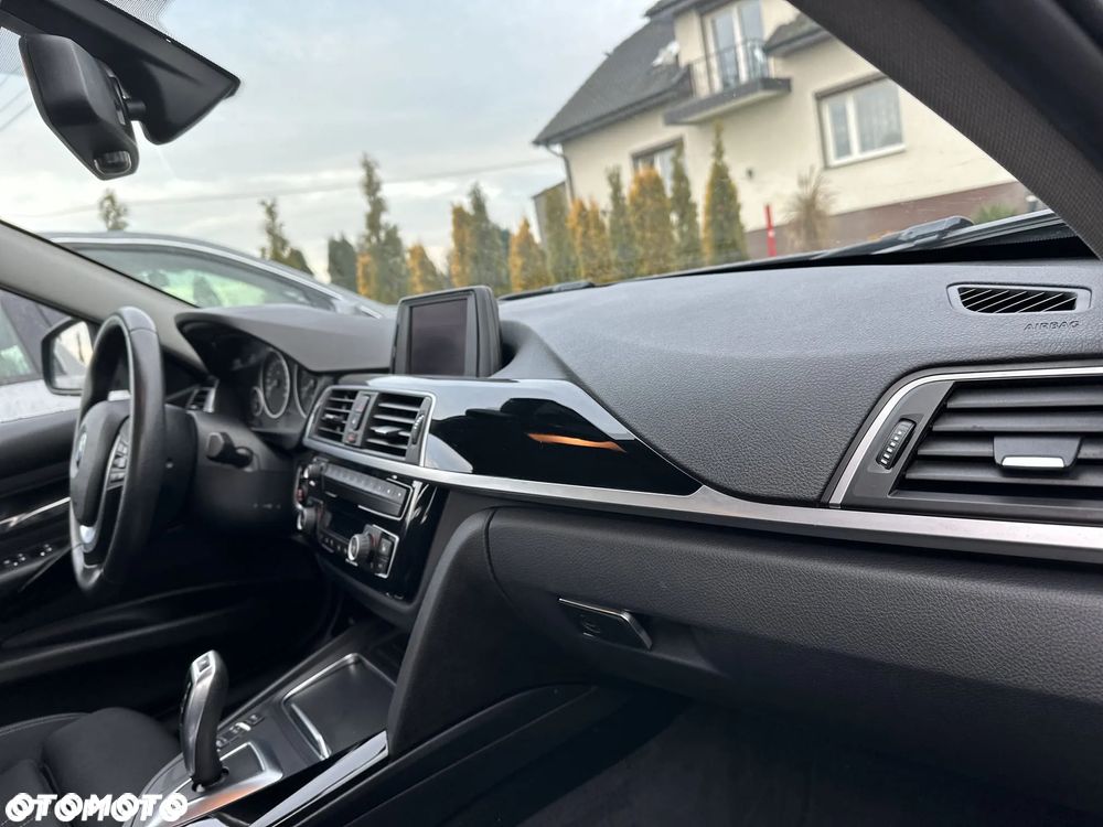 BMW Seria 3 320d Edition Luxury Line Purity - 18