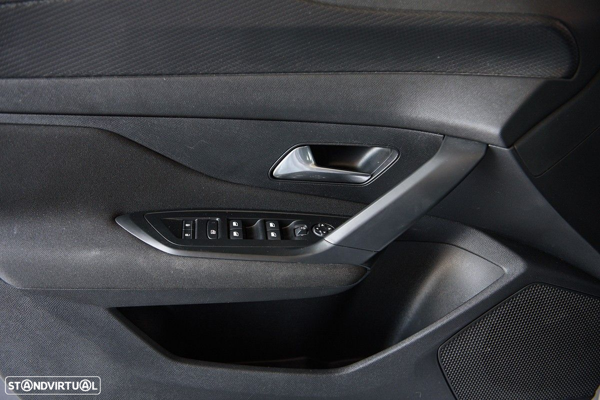 Peugeot 308 1.2 PureTech Active Pack - 27