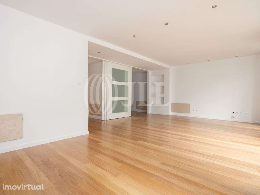 Apartamento T3 renovado, nas Avenidas Novas, em Lisboa - Grande imagem: 3/24