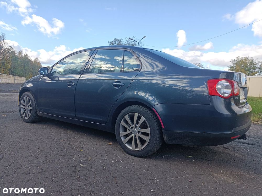 Volkswagen Jetta 1.9 TDI Comfortline - 21