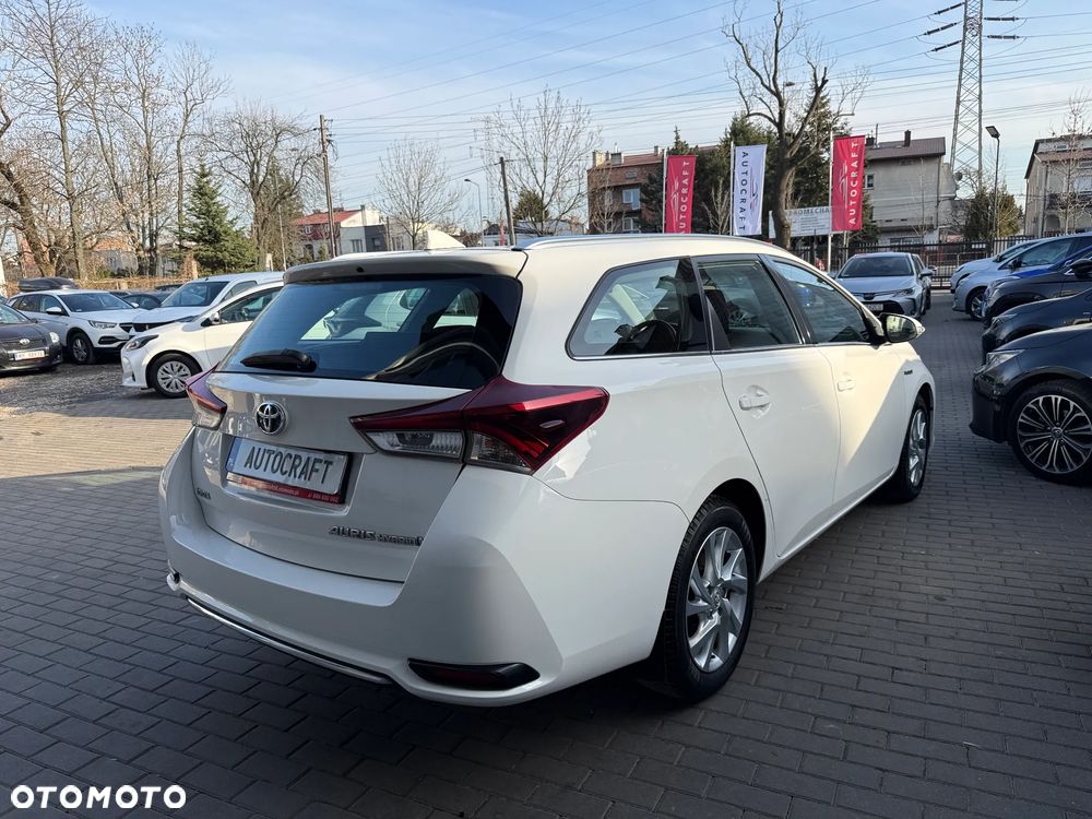 Toyota Auris Hybrid 135 Comfort - 29