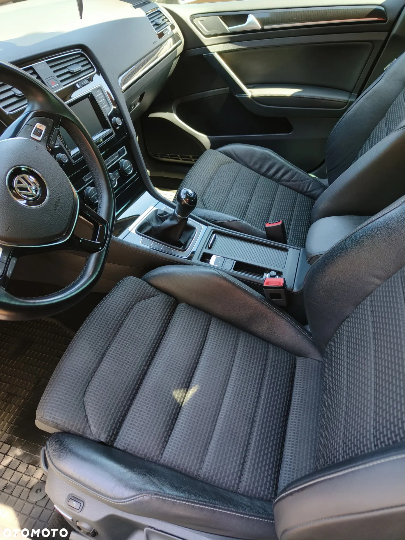 Volkswagen Golf - 11