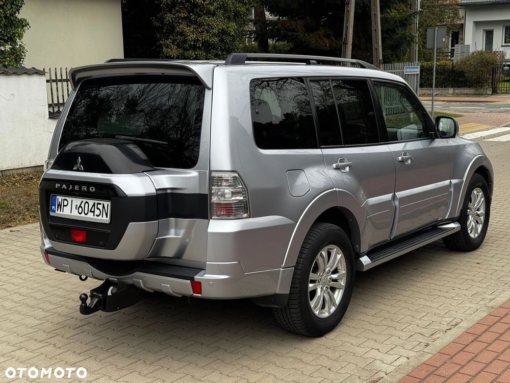 Mitsubishi Pajero 3.2 DI-D Automatik Diamant Edition - 18