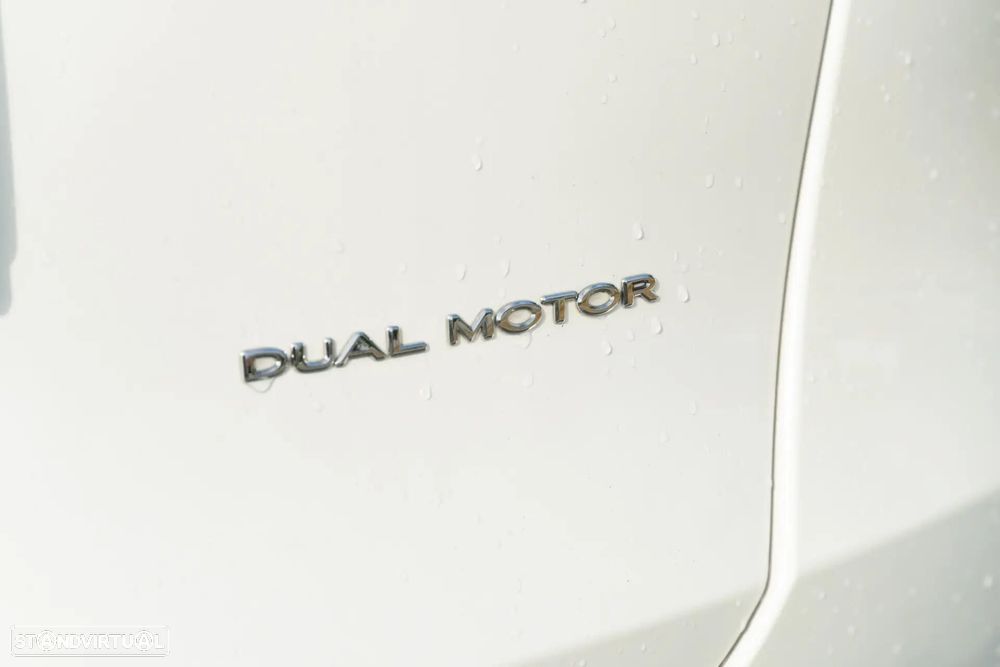 Tesla Model Y Long Range Dual Motor AWD - 53