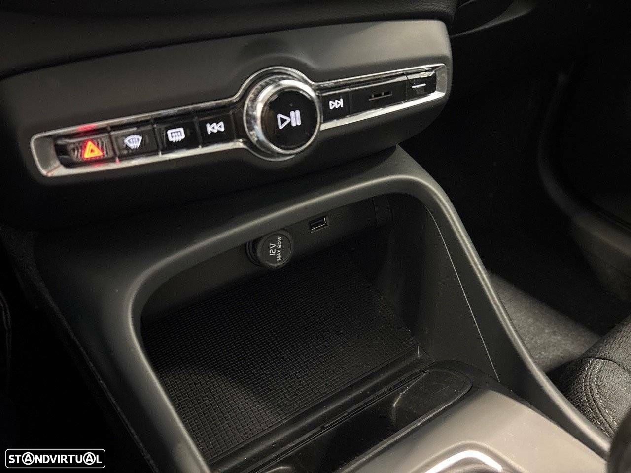 Volvo XC 40 1.5 T2 Momentum - 18
