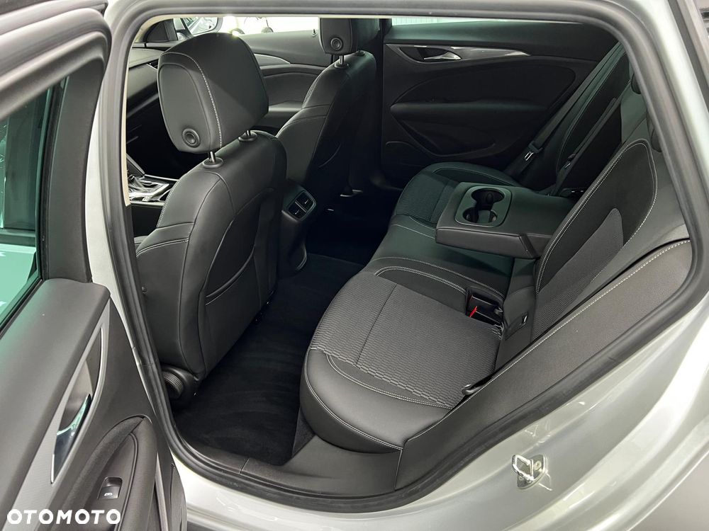 Opel Insignia - 26