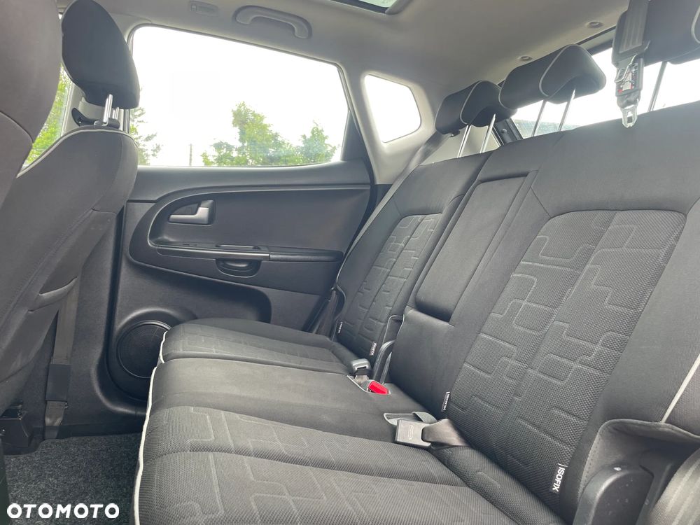 Kia Venga - 14