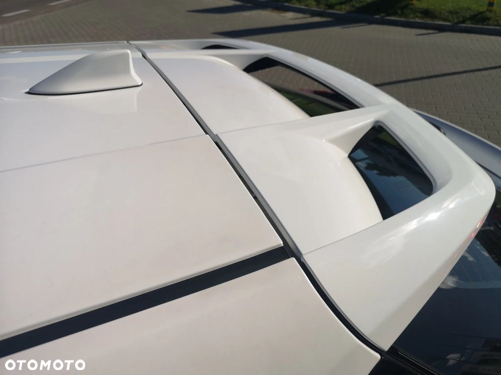 Toyota C-HR 1.2 T Premium - 18